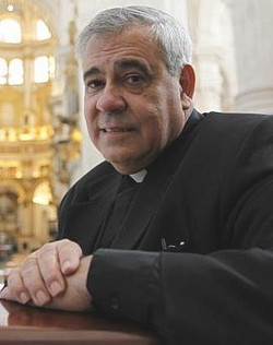 El arzobispado de Granada desmiente que Mons. Javier Martínez haya estado en Roma para rendir cuentas