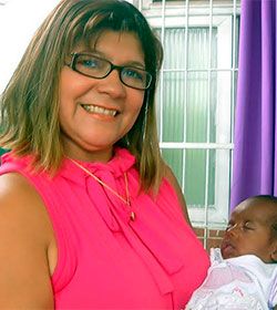 Mujer carioca salva a tres mil bebs del aborto