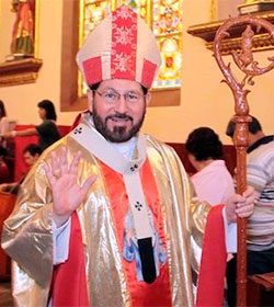Arzobispo se dice respetuoso de la primera boda gay
