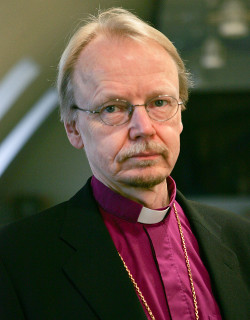 Miles de luteranos finlandeses abandonan su comunidad eclesial tras el apoyo del arzobispo Mkinen al matrimonio homosexual