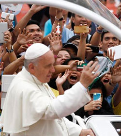 El papa concluyó su visita en Filipinas con una misa ante millones de fieles