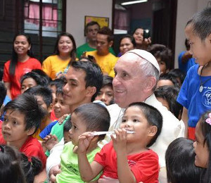 El Papa denuncia la situacin de los nios empobrecidos y de aquellos a quienes ni siquiera les dejan nacer