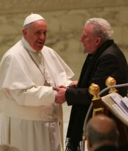 El Papa al Camino: Confirmo vuestra llamada, sostengo vuestra misin y bendigo vuestro carisma