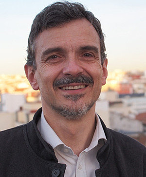 Podemos elige a un ex director de departamento de Critas como cabeza de lista para la Comunidad de Madrid