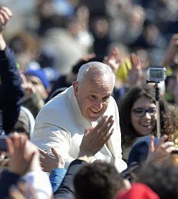 El Papa invita a Comunión y Liberación a conservar su carisma «como un fuego, no como ceniza»