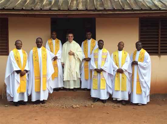 El P. Fernando Domingues asegura que en frica la figura el sacerdote es un ideal que atrae