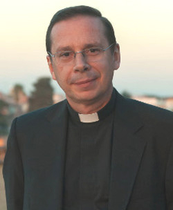 El Vicario general del Opus Dei concede una entrevista al diario español El País