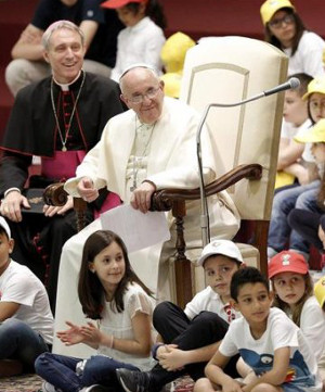 El Papa a los nios: No existe la paz donde no hay justicia y prosperan los traficantes de armas