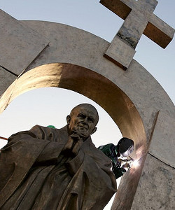 Un tribunal francs ordena retirar una estatua de San Juan Pablo II en Ploermel
