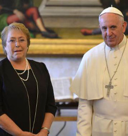 Encuentro cordial entre el Papa y la presidenta de Chile