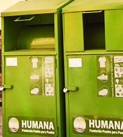 La ONG Humana deja de encargarse de la recogida de ropa usada en Madrid