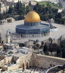 Enfrentamientos violentos entre musulmanes y judos en la Explanada de las Mezquitas de Jerusaln