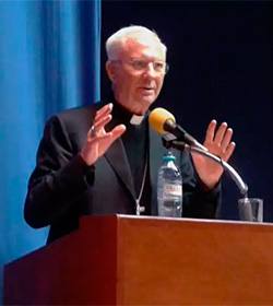 Monseor Piero Marini: hay que aprender a vivir con la Eucarista