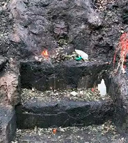 Bolivia: retiran un altar de ofrendas paganas y sat�nicas por donde pasar� el Papa