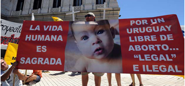 La justicia uruguaya da la razón a los ginecólogos objetores de conciencia contra el aborto