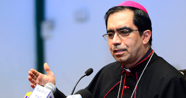 El arzobispo de San Salvador critica la subida de impuestos