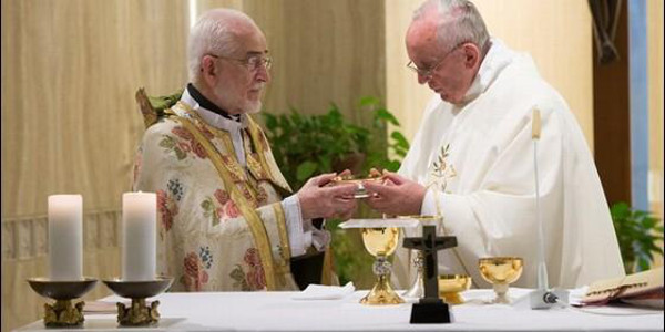 El Papa concelebra con el Patriarca de los Armenios de Cilicia tras aceptar su nombramiento