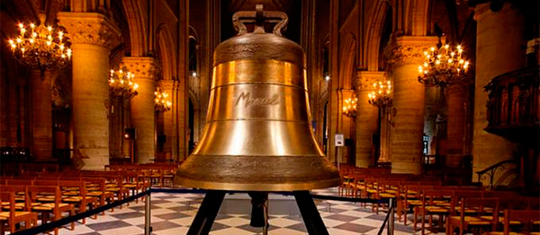 Absuelven a las activistas de Femen que daaron una campana de la Catedral de Notre Dame