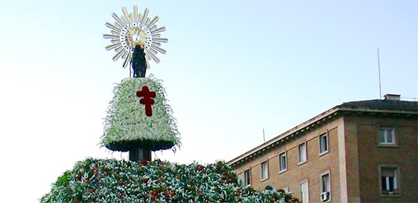 El populismo laicista contra la Virgen del Rosario en Cádiz y la del Pilar en Zaragoza