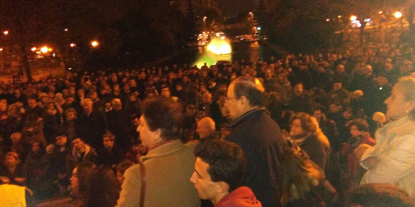 Miles de fieles católicos rezan el Rosario en Pamplona ante la exposición del profanador