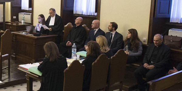 Comienza en el Vaticano el juicio contra los acusados de difundir documentos reservados