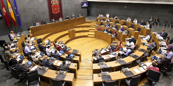 El parlamento navarro rechaza reducir las horas lectivas de religin