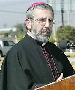 El cardenal Cipriani y el arzobispo de Piura salen en defensa del arzobispo de Arequipa