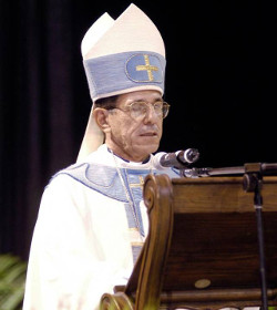 Mons. Juan de la Caridad: «Deseo que los cubanos puedan vivir, comer, trabajar, estudiar y morir en paz»