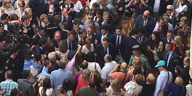 Rajoy acude al Corpus de Toledo para ganarse el voto católico tras despreciarlo durante años