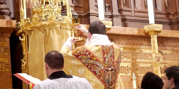 El obispo de Almería encomienda a una parroquia importante la celebración de la Misa según el rito extraordinario