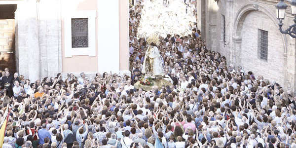 Los catlicos valencianos se lanzan a la calle para desagraviar a la Mare de Du