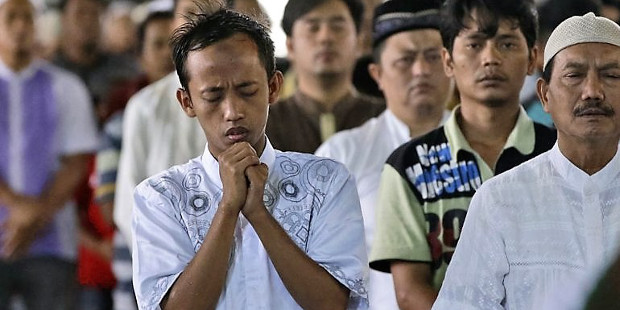 Indonesia: dos musulmanes radicales obligan a suspender una Misa entre gritos y amenazas