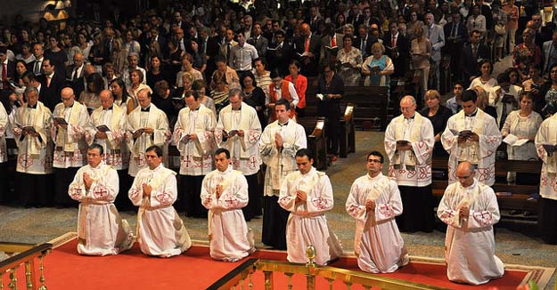 El Prelado del Opus Dei ha ordenado a seis sacerdotes en Torreciudad (Huesca)