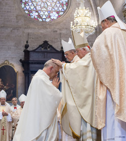 El cardenal Caizares ordena obispo a Mons. Artur Ros