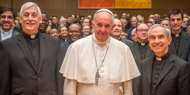 El Papa pide a los jesuitas caminar libres, juntos y obedientes hacia las periferias