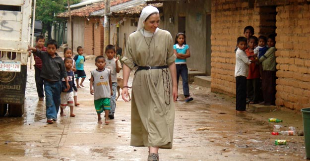 Pilar Rahola, no creyente, defiende la evangelizacin como misin de servicio al ser humano