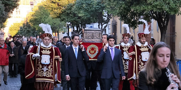 Trasladan los restos del cardenal Cisneros a la Catedral de Alcalá de Henares
