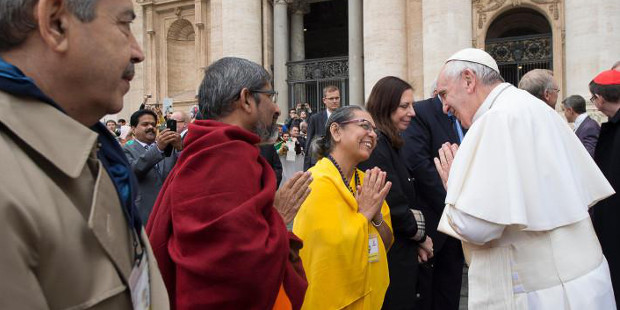 El Papa dice que se profana el nombre de Dios cuando se invoca para cometer actos violentos