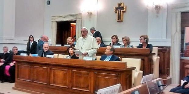 Papa Francisco: No podemos clasificar al drogadicto como si fuera un objeto o un trasto roto