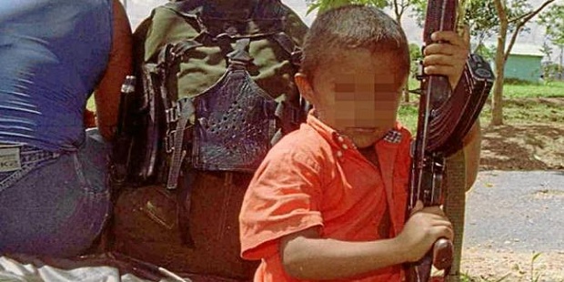 Los niños víctimas de conflictos armados en Colombia ascienden a dos millones y medio