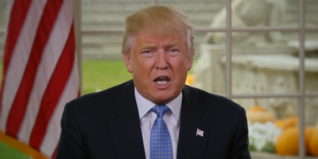 Trump pide a Dios que bendiga a Amrica