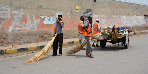 Pakistán: solo los no musulmanes podrá ser basureros en Faisalabad