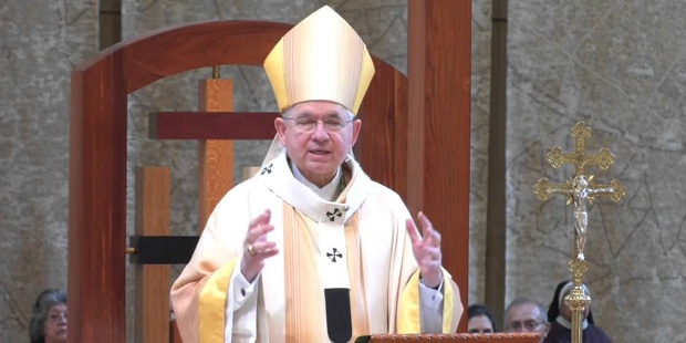 Arzobispo de Los Ángeles pide a inmigrantes  confiar siempre en Dios y nunca rendirse