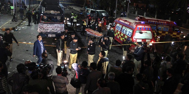 83 muertos en atentado del Estado Islámico en Pakistán
