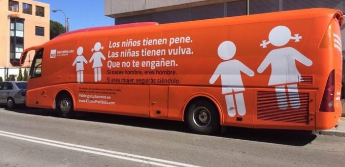 Cristina Cifuentes quiere censurar el autobús de HazteOir.org 