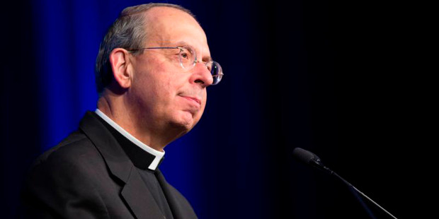 El arzobispo de Baltimore pide leer Amoris Laetitia teniendo al lado Familiaris Consortio y Sacramentum Caritatis