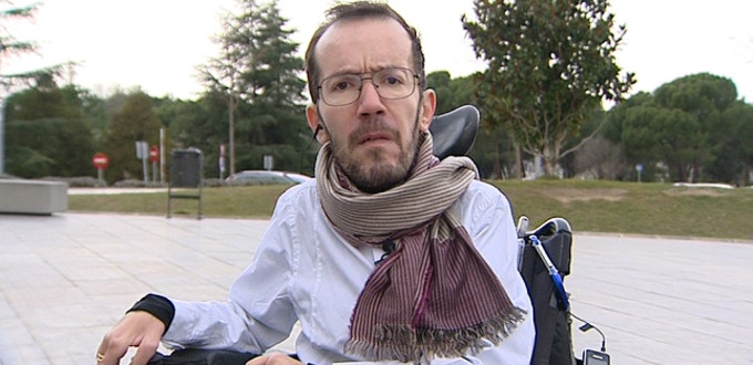 Echenique dice que en las homilas de las Misas en TVE se emiten opiniones propias de la edad media