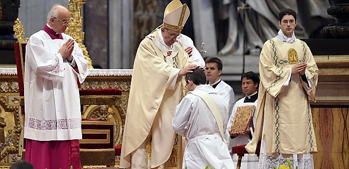 Papa Francisco: «El celibato opcional no es la solución» a la falta de vocaciones sacerdotales