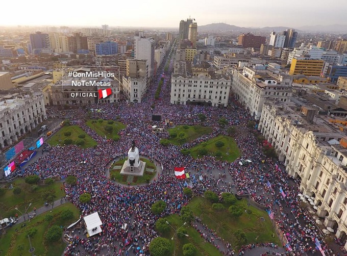 Marcha 4 de Marzo #conmishijosnotemetas