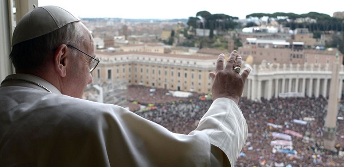 El Papa invita a leer asiduamente la Biblia